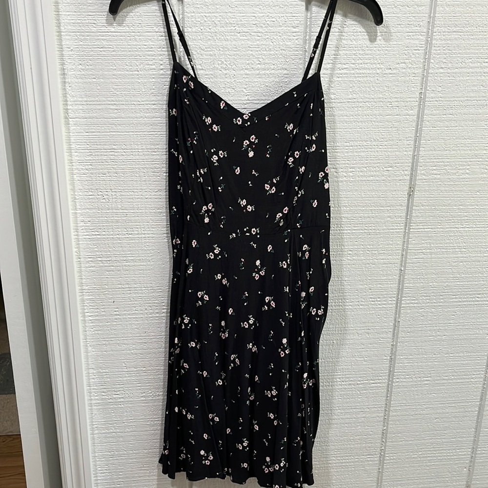 Old Navy, medium black dress with flowers
